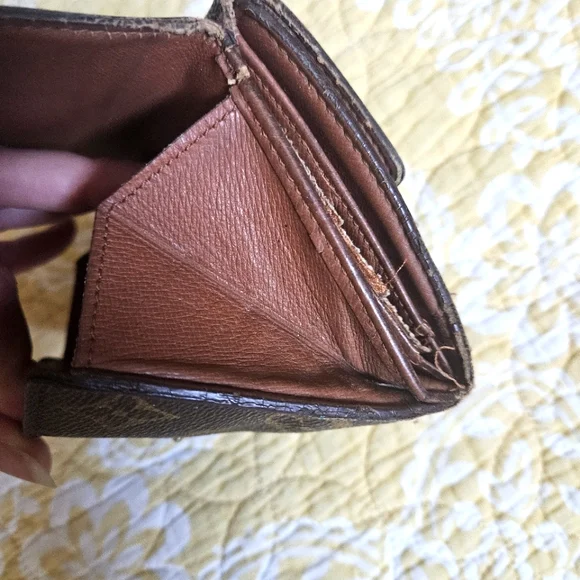 Authentic Louis Vuitton Monogram Bi-Fold - Picture 9 of 16